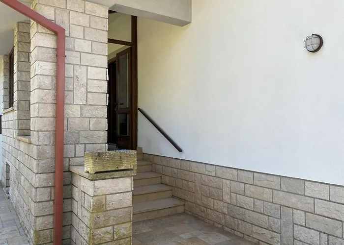 Апартаменти Anna